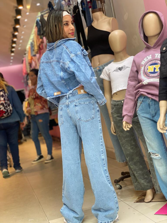 WIDE LEG BUTTERFLY